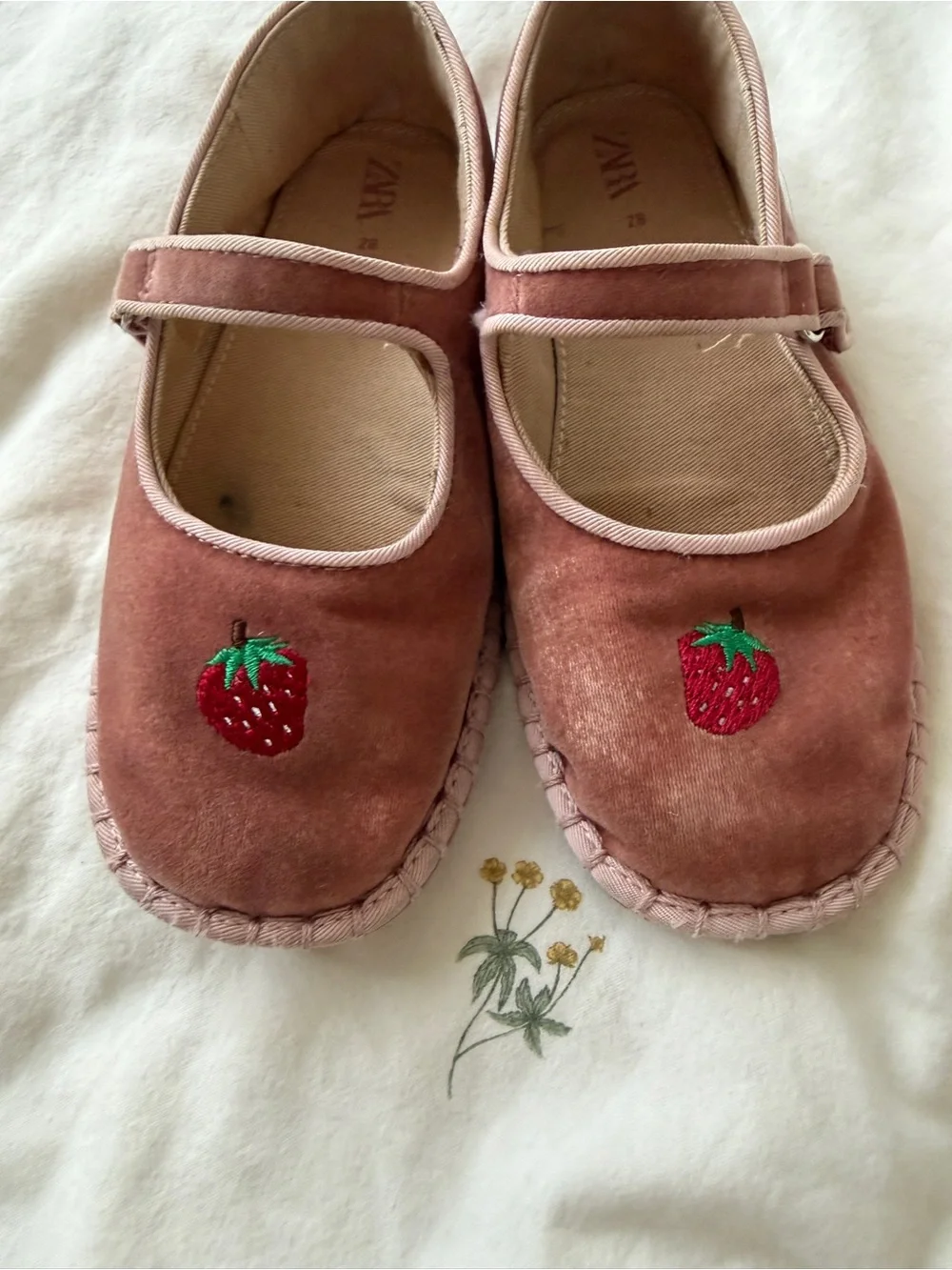 ZARA Dusty Pink Velvet Mary Jane Shoes with Strawberry Embroidery
